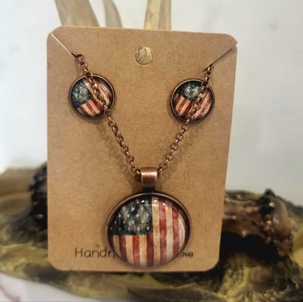 🦅SOLD🦅 Rustic Patriotic American Flag Necklace & Earring Set
